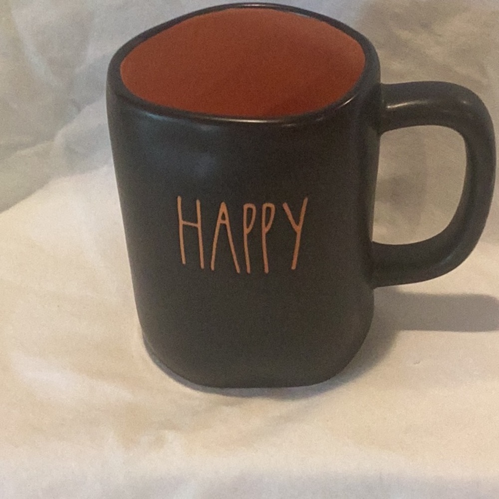 EUC - Rae Dunn Happy Halloween Mug